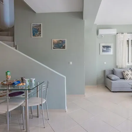Holiday home Paris ηοuse At Ratzakli *